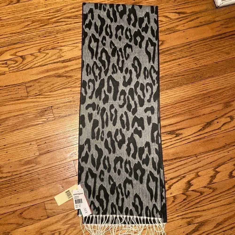 NWT black and gray collection 18 scarf